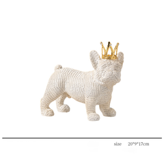 Tượng Decor Chó Đấu Bò Đội Vương Miện Sang Trọng Màu Be