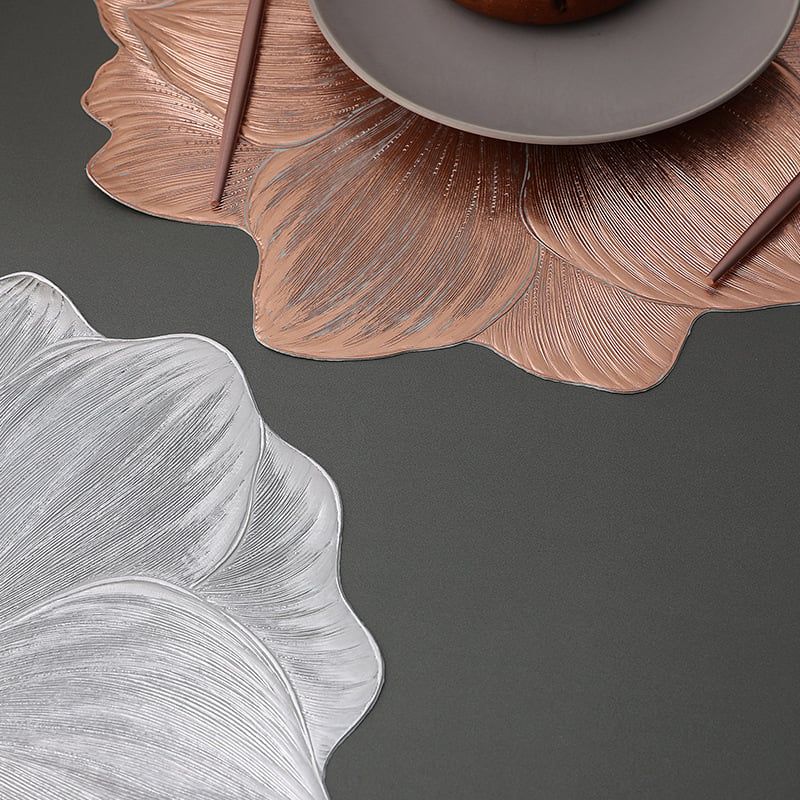 Tấm Lót Bàn Ăn Nhựa PVC Hình Hoa Ép Kim Cao Cấp