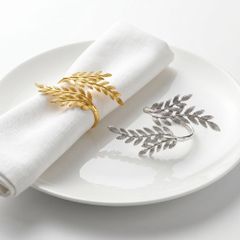 Vòng Khăn Ăn Hình Chiếc Lá Xoắn