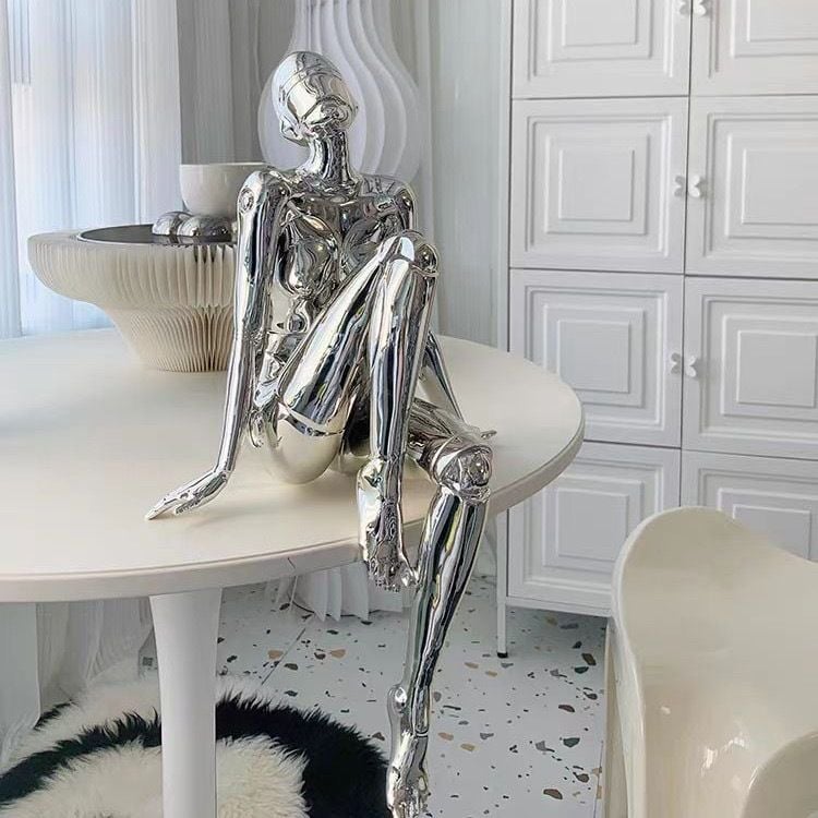 Tượng Ngồi Nữ Thần Takashi Murakami Mạ Điện