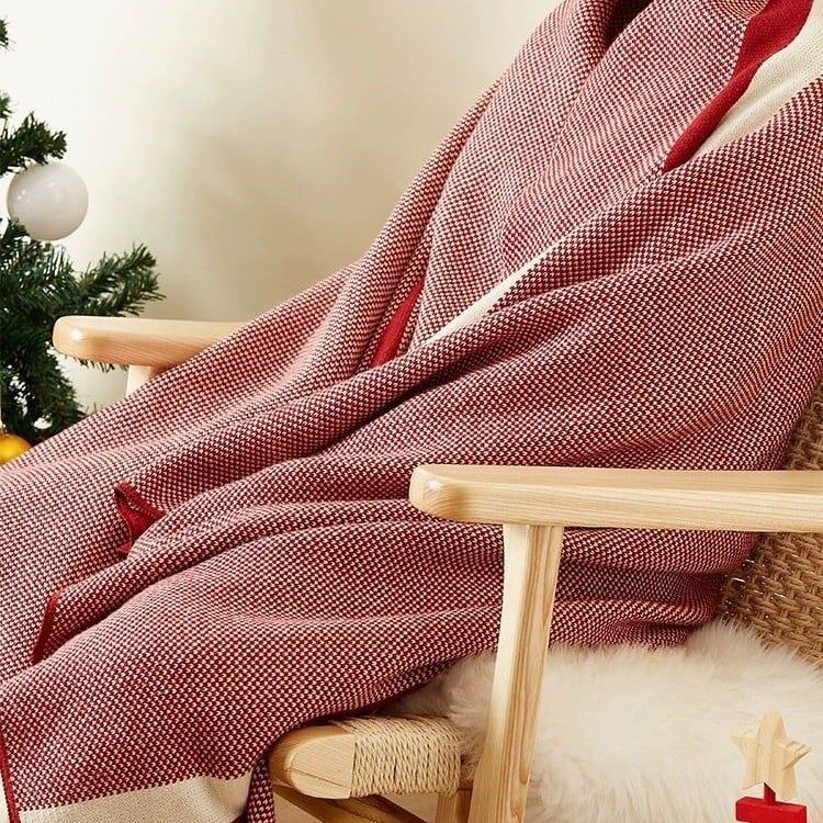 Chăn Len Dệt Kim 2 Mặt Tông Đỏ Sang Trọng