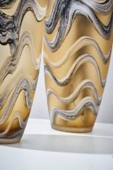 Bình Hoa Thủy Tinh Hổ Phách Thân Cao Gợn Vân Sóng Sang Trọng