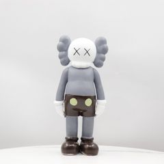 Tượng Decor Trang Trí decor Kaws Sesame Street Trên Kệ Tủ