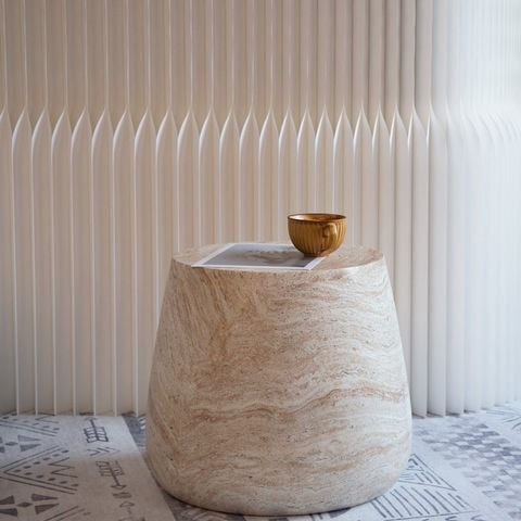 Bàn Phụ Hình Trụ Tròn Giả Đá Travertine Pha Đỏ Nâu