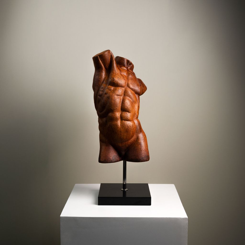 Tượng Trang Trí Biểu Trưng Sức Mạnh Hình Nam Thần Nghệ Thuật