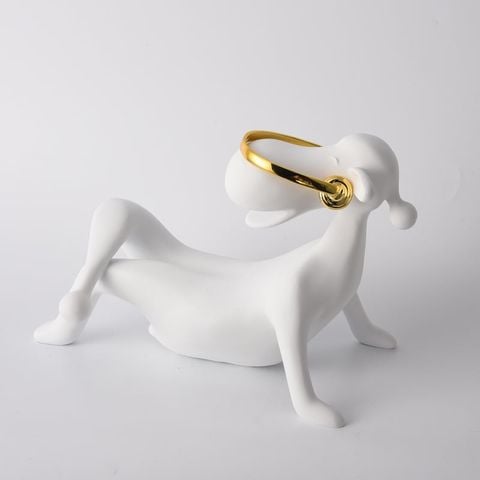 Tượng Decor Hình Bò Nằm Đeo Tai Nghe Hiện Đại