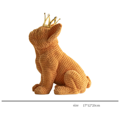 Tượng Decor Chó Đấu Bò Đội Vương Miện Sang Trọng Màu Vàng Hồng