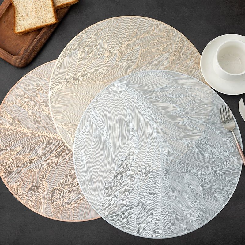 Tấm Lót Bàn Ăn Bằng PVC Ép Kim Chống Nước Cách Nhiệt Vân Lá