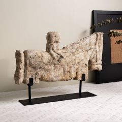 Tượng Decor Cưỡi Ngựa Nghệ Thuật Cổ Điển Giả Đá Đế Kim Loại