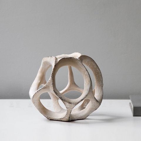 Tượng Trang Trí Hình Cầu Rỗng Phong Cách Wabi Sabi Tối Giản