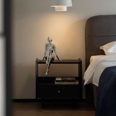 Tượng Ngồi Nữ Thần Takashi Murakami Mạ Điện