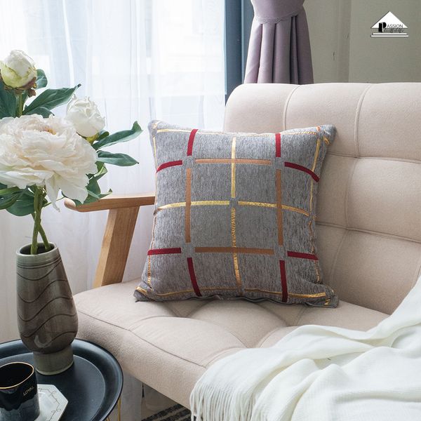 Vỏ Gối Tựa Lưng Dệt Sọc Chenille Ánh Bạc Thiết Kế Vuông Đơn Giản màu Đỏ kẻ ô vuông