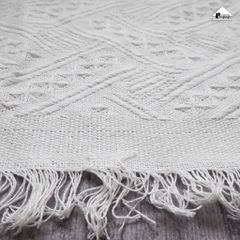 Chăn thảm phủ ghế sofa đan len tua rua màu trắng lưới
