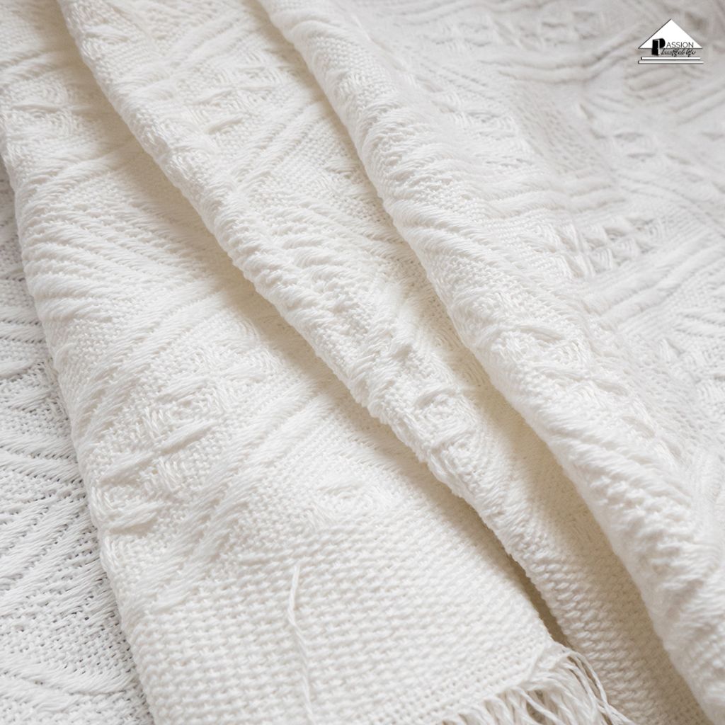 Chăn thảm phủ ghế sofa đan len tua rua màu trắng lưới