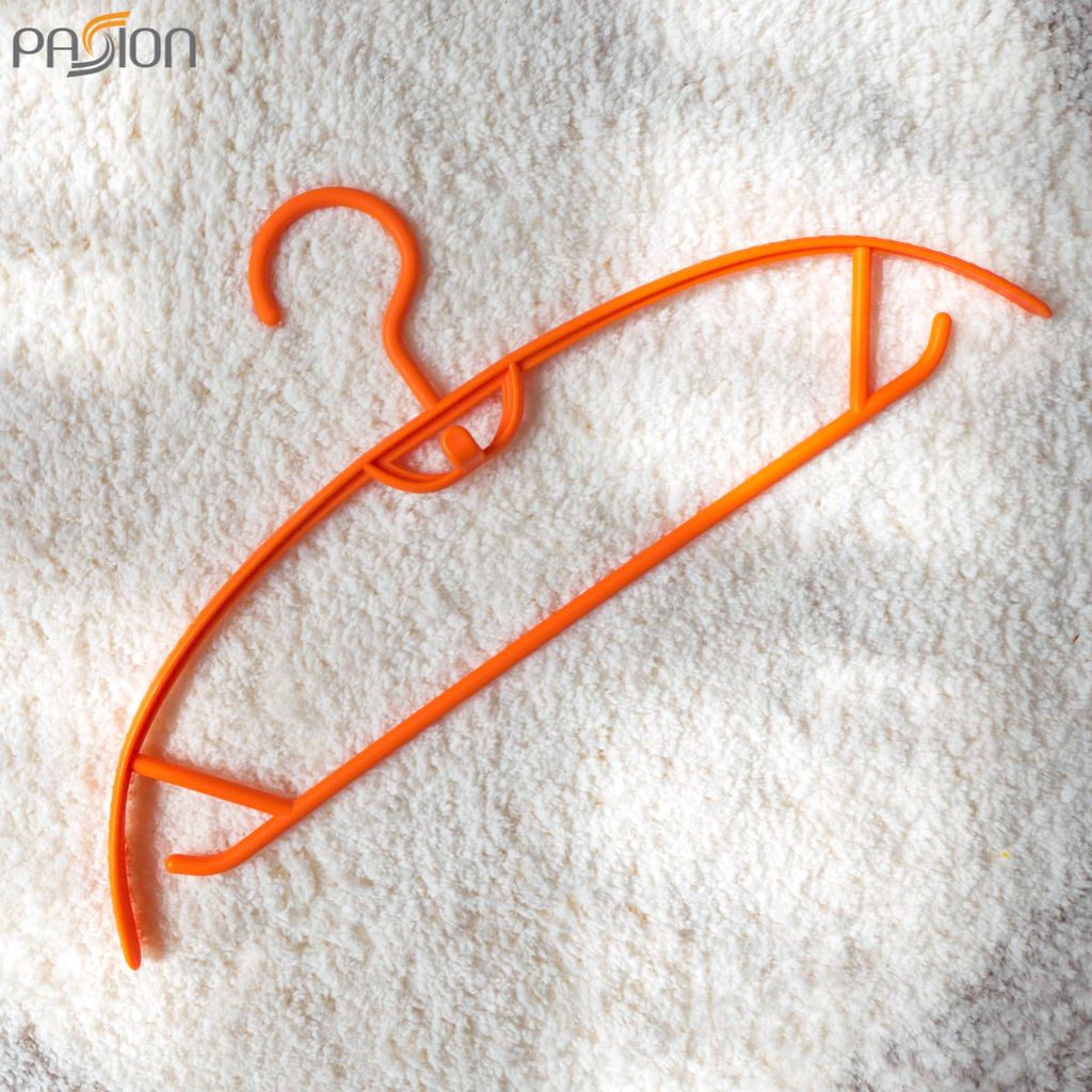 Móc Nhựa Treo Quần Áo Bán Nguyệt Bảo Vệ Quần Áo