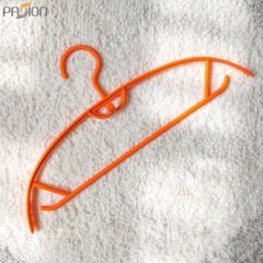 Móc Nhựa Treo Quần Áo Bán Nguyệt Bảo Vệ Quần Áo
