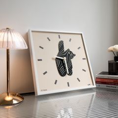 Đồng Hồ Treo Tường Phong Cách Bắc Âu Trắng Đen Hình Mèo