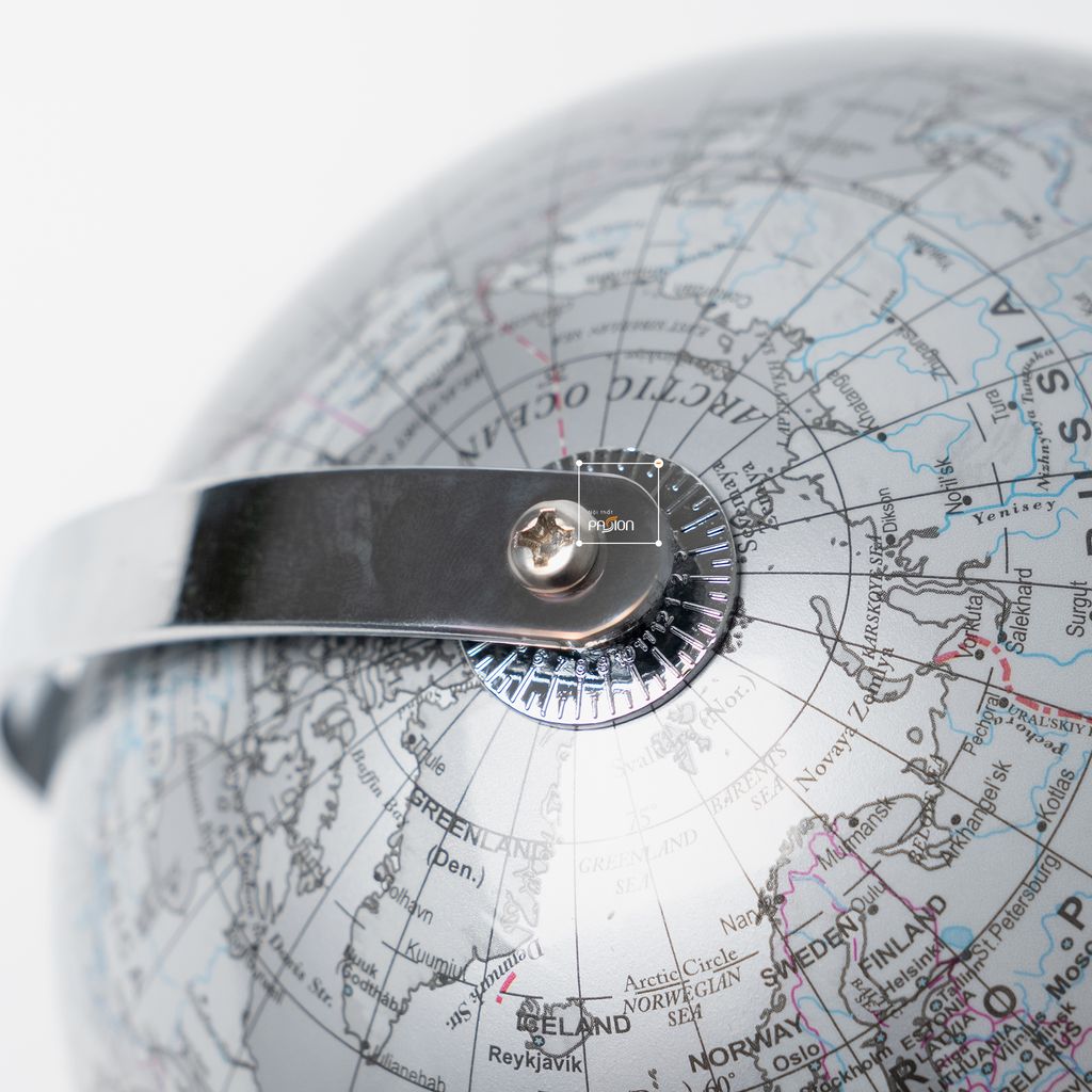 Quả Địa Cầu Chrome Sang Trọng