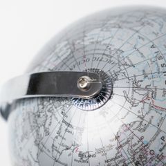 Quả Địa Cầu Chrome Sang Trọng