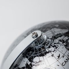 Quả Địa Cầu Chrome Sang Trọng