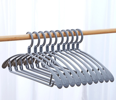 Móc Nhựa Treo Quần Áo Bán Nguyệt Bảo Vệ Quần Áo