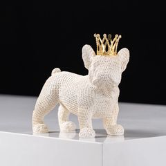 Tượng Decor Chó Đấu Bò Đội Vương Miện Sang Trọng Màu Be