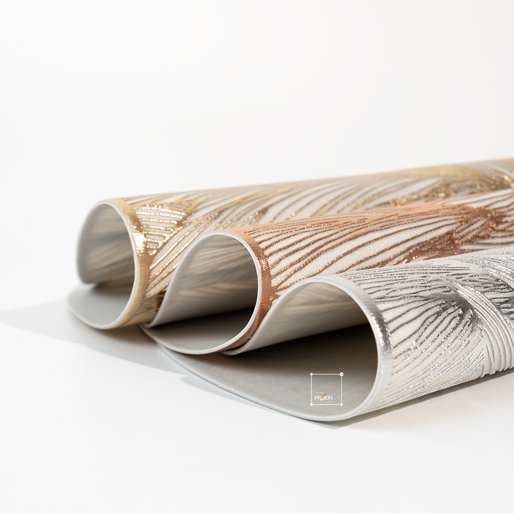 Tấm Lót Bàn Ăn Bằng PVC Ép Kim Chống Nước Cách Nhiệt Vân Lá