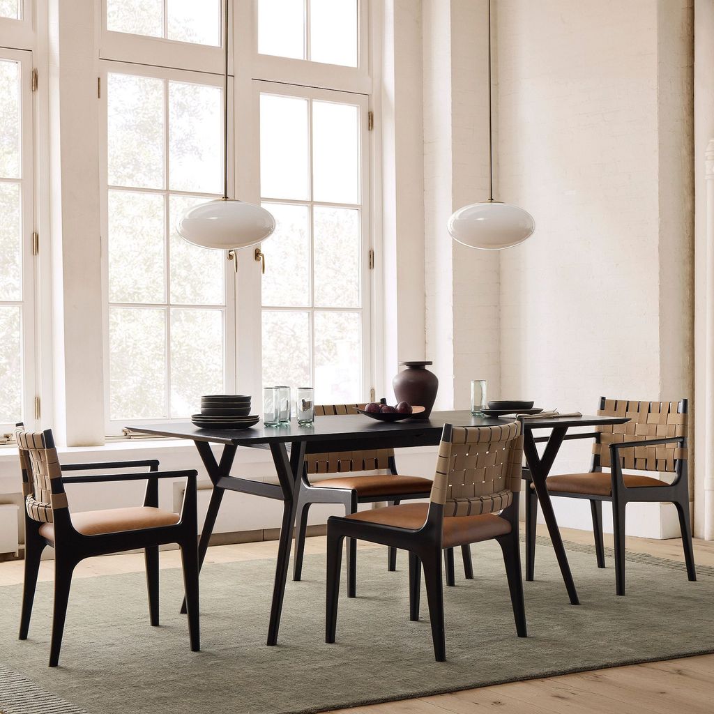 Bàn Ăn Gỗ Tối Giản Mid-Century Chân Xéo Cách Điệu Meline