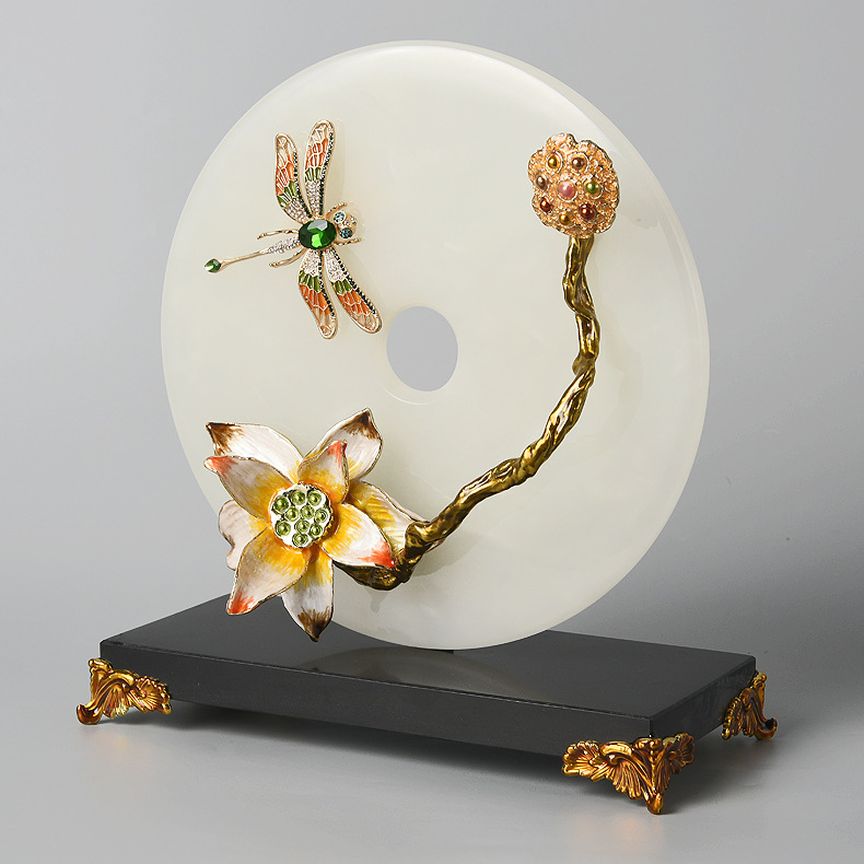 Tượng Trang Trí Đĩa Ngọc Bích Chuồn Chuồn Hoa Sen