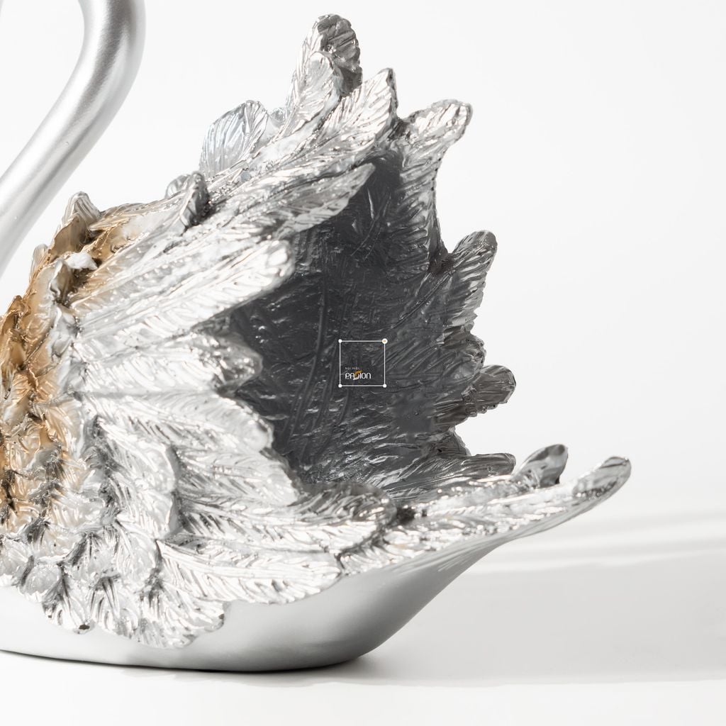 Tượng Đôi Thiên Nga Màu Ngọc Trai Châu Âu Hiện Đại