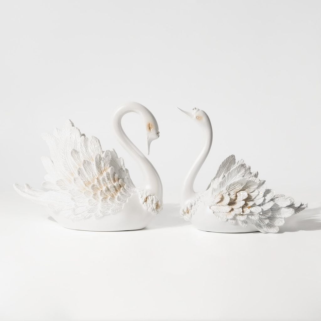 Tượng Đôi Thiên Nga Màu Ngọc Trai Châu Âu Hiện Đại