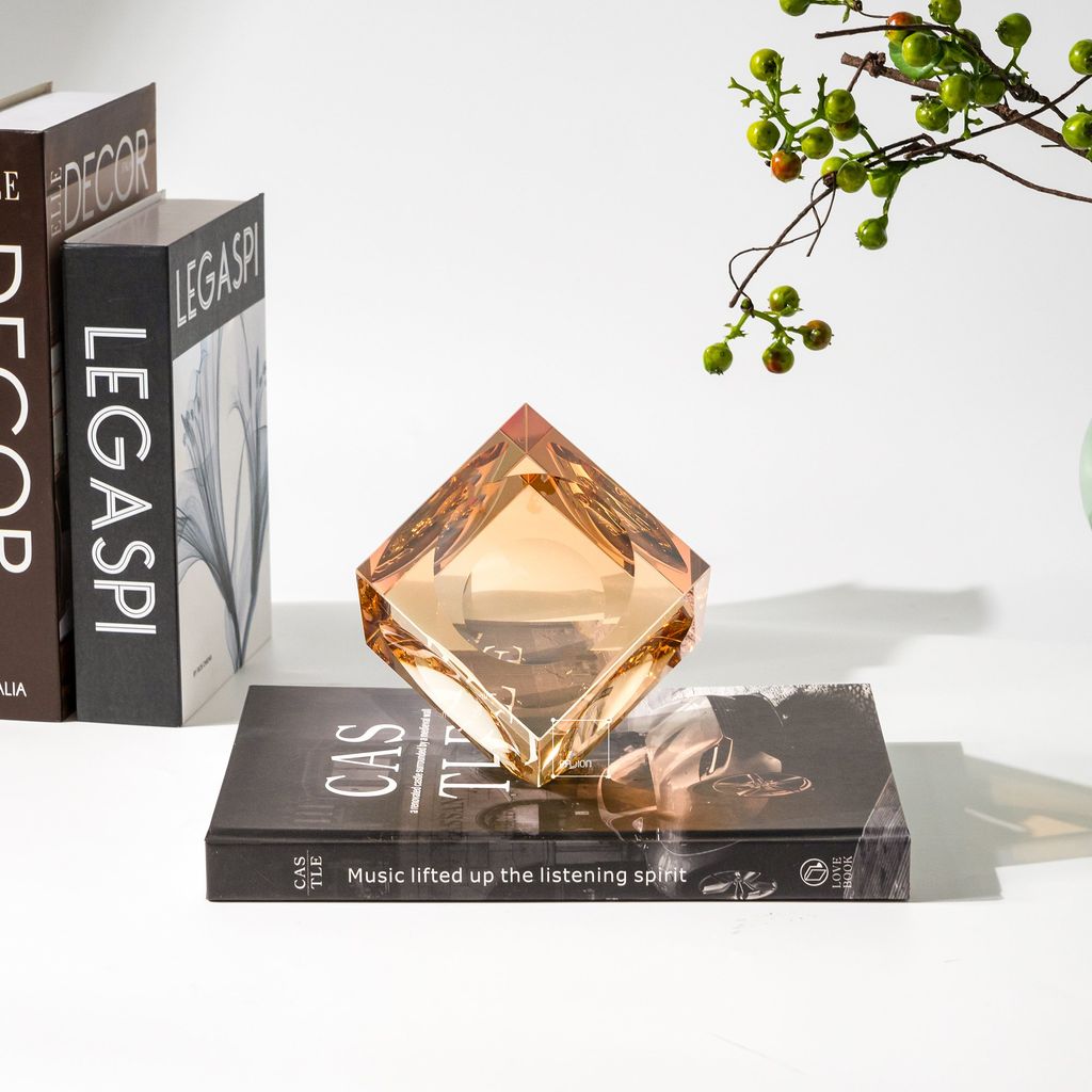 Tượng Trang Trí Khối Rubik Pha Lê Hổ Phách Sang Trọng