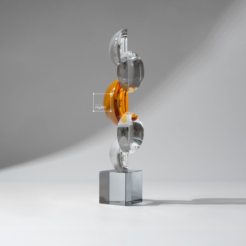 Tượng Pha Lê K9 Vòng Xoắn Bán Nguyệt Nghệ Thuật Màu Cam Phối