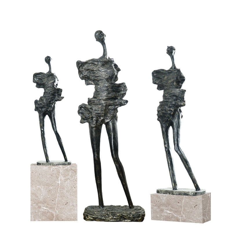 Tượng Điêu Khắc Người Phụ Nữ Trong Gió