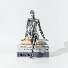 Tượng Ngồi Trang Trí Nữ Thần Sorayama