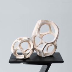 Tượng Trang Trí Hình Cầu Rỗng Phong Cách Wabi Sabi Tối Giản