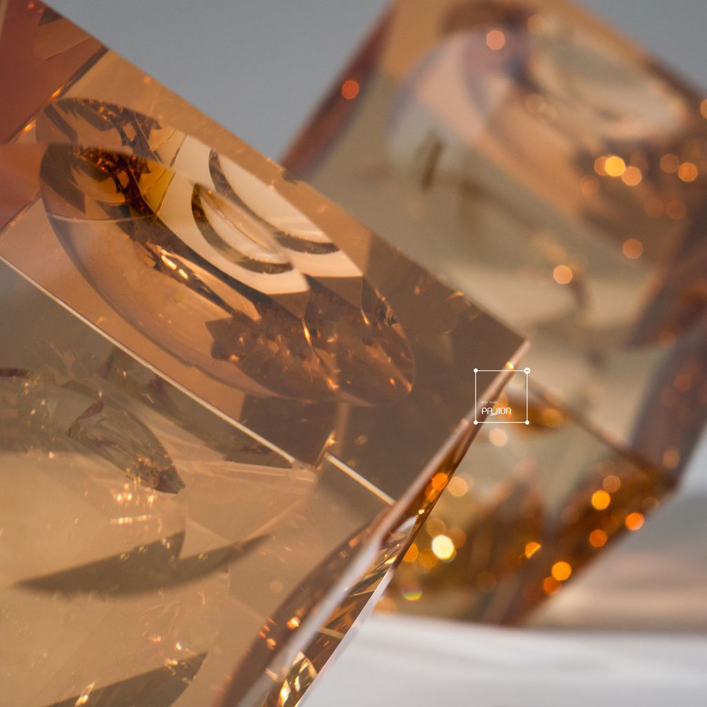 Tượng Trang Trí Khối Rubik Pha Lê Hổ Phách Sang Trọng