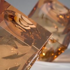 Tượng Trang Trí Khối Rubik Pha Lê Hổ Phách Sang Trọng