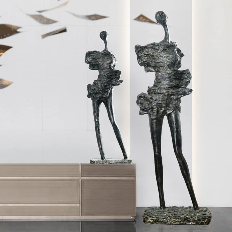 Tượng Điêu Khắc Người Phụ Nữ Trong Gió