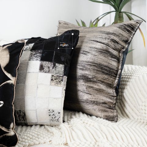 Vỏ Gối Tựa Lưng Lông Ngựa Luxury Phối Đen Trắng