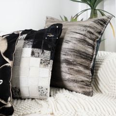 Vỏ Gối Tựa Lưng Lông Ngựa Luxury Phối Đen Trắng