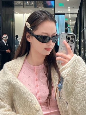 KÍNH MẮT C N PHOM OVAL THUÔN DÀI – GỌNG NYLON ĐEN BÓNG, TRÒNG XÁM