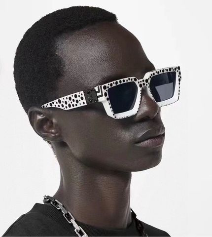 KÍNH RÂM NAM NỮ L V POLKA DOT SQUARE FRAME – HÀNG ĐỘC