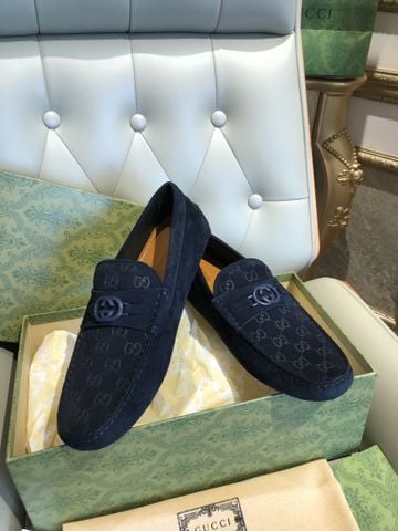 GIÀY MOCCASIN NAM GC DA BÒ LỘN MONOGRAM KHÓA HORSEBIT ĐẾ ĐINH CAO SU