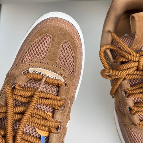 GIÀY SNEAKER NAM L V SKATE PHOM 90S PHỐI DA BÊ NUBUCK ĐÍNH PHA LÊ