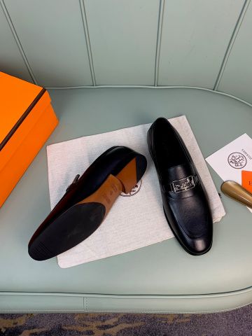 GIÀY NAM LOAFER HERM* KHÓA H BIỂU TƯỢNG – DA ĐEN CAO CẤP