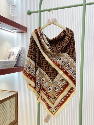 KHĂN VUÔNG UNISEX FEND SILK–WOOL 140 MONOGRAM FF
