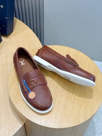GIÀY LOAFER NAM L V CROISETTE PHOM PREPPY DA BÊ MỀM VÂN HẠT