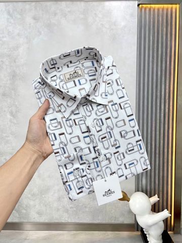 ÁO SƠ MI NAM H M DÒNG HỌA TIẾT KHÓA ĐỒ HỌA THANH LỊCH DỄ TẠO NHẬN DIỆN