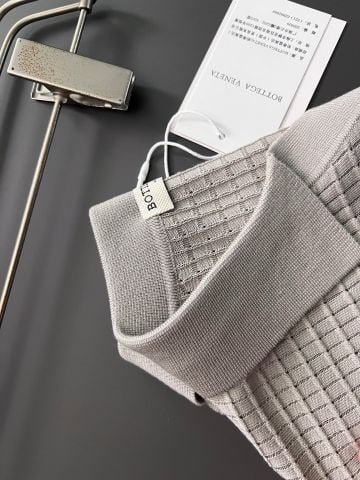 ÁO POLO DỆT KIM NAM B V HỌA TIẾT CARO NỔI